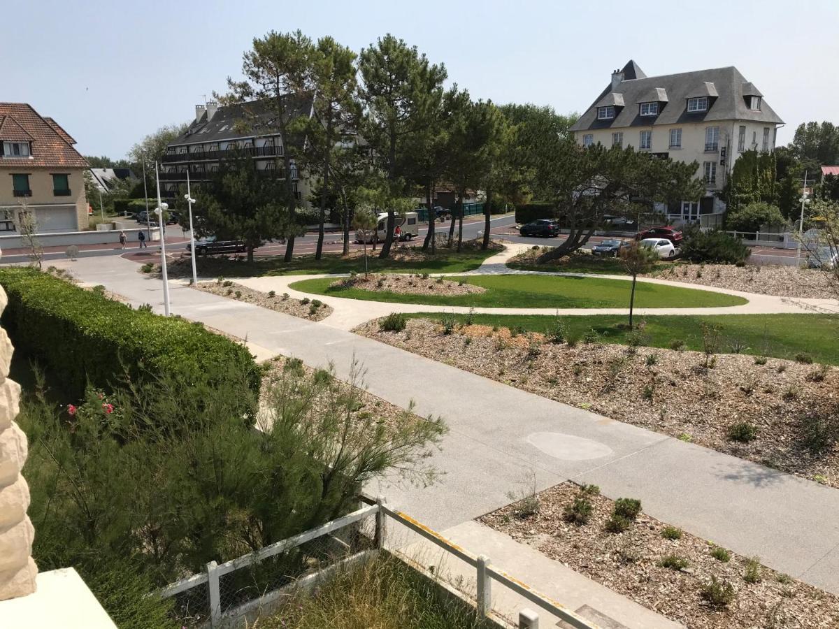 Les Alises Merville-Franceville-Plage Exterior foto